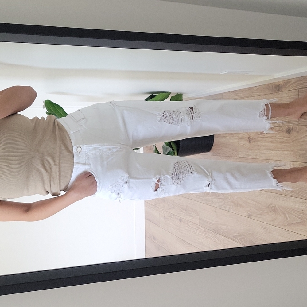 Zara high rise straight jeans size US 6